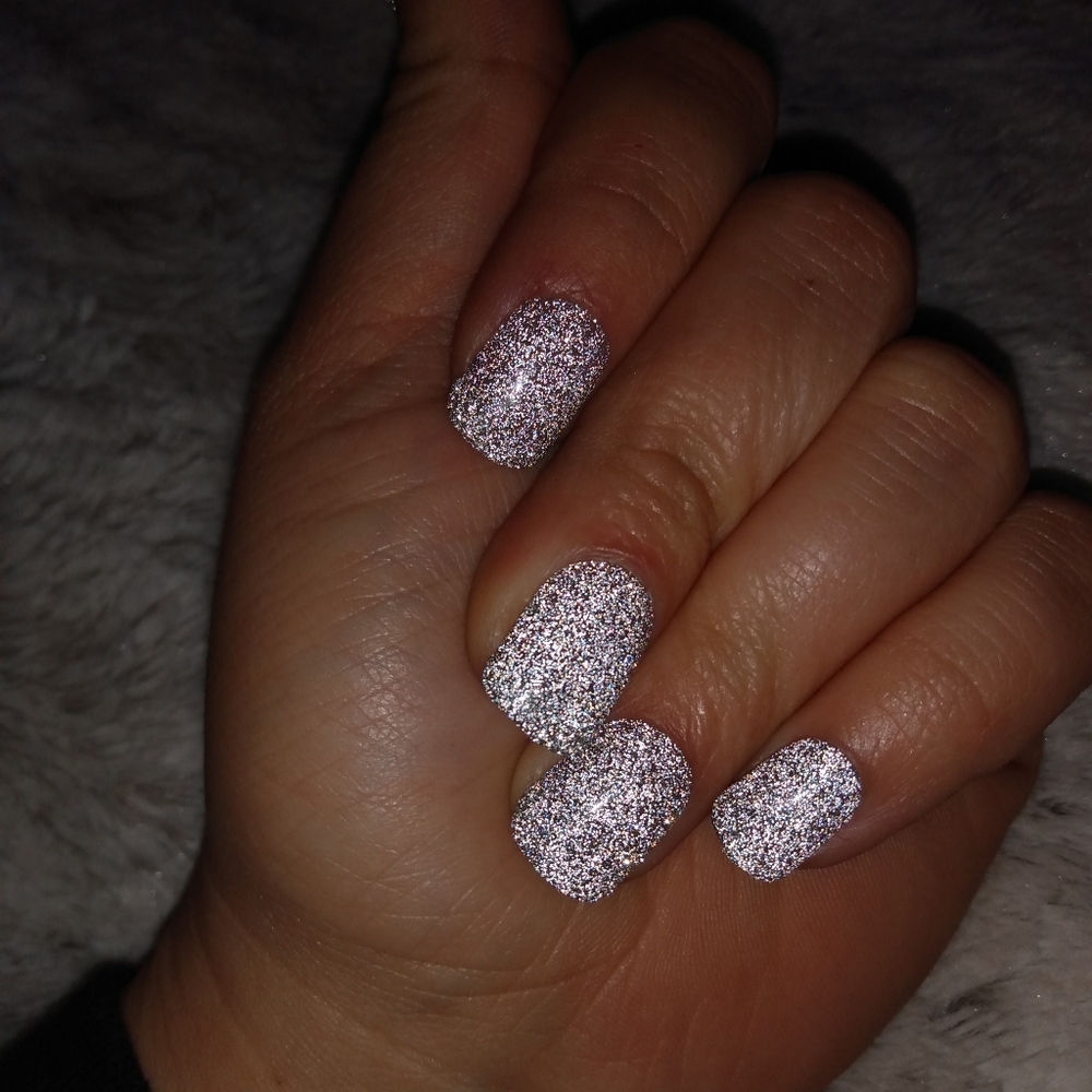 Diamond reflective press on nails